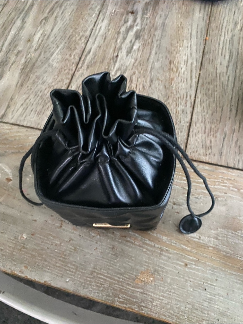 SHEIN Black Quilted Drawstring Cosmetic Pouch